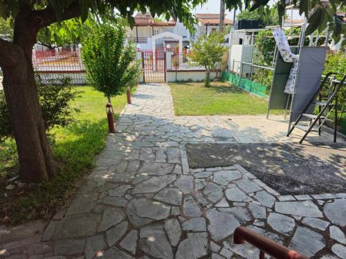 Κήπος έξω από το Spyros comfy and cool place