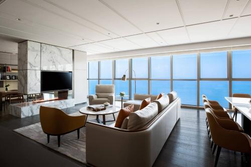 Μια τηλεόραση ή/και κέντρο ψυχαγωγίας στο Yantai Marriott Hotel