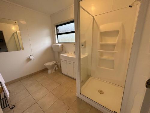Vonios kambarys apgyvendinimo įstaigoje Kiwi Park Motels