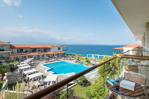 Kolam renang di atau dekat dengan Blue Bay Halkidiki