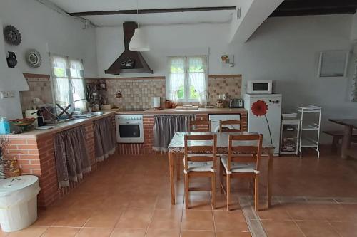 Η κουζίνα ή μικρή κουζίνα στο Casa Eidos de Iria