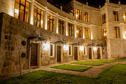Κήπος έξω από το Sobek Stone House Cappadocia