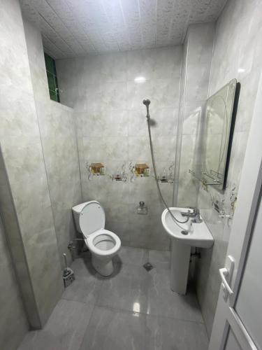 Koupelna v ubytování Hotel Mia