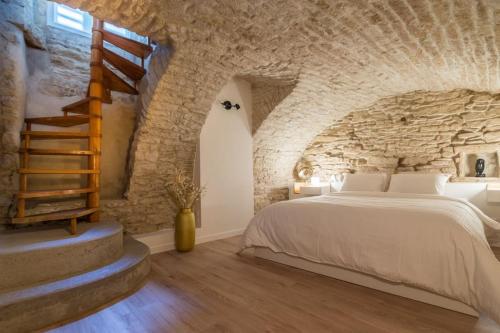 Chez Maya
