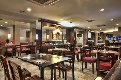 Restaurace v ubytování Cipta Hotel Wahid Hasyim