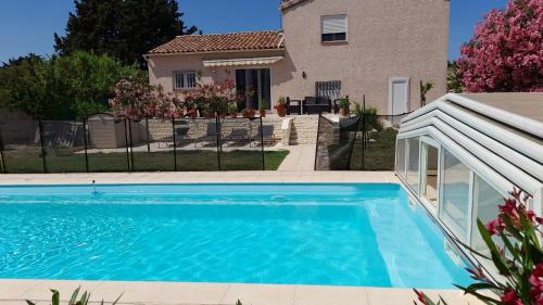 Villa avec plage à pied et grande piscine