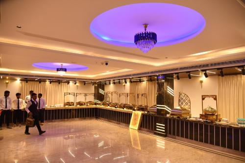 Επισκέπτες που μένουν στο HOTEL SUNCITY PALACE