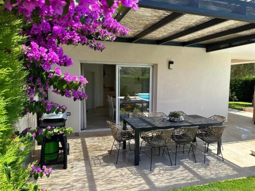 Zahrada ubytování Villa Divina with private heated pool