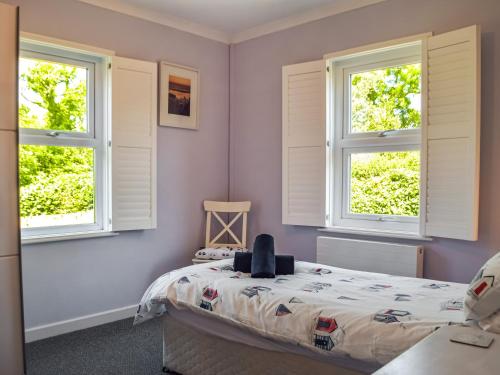 Postel nebo postele na pokoji v ubytování Seaview Cottage - Uk44707