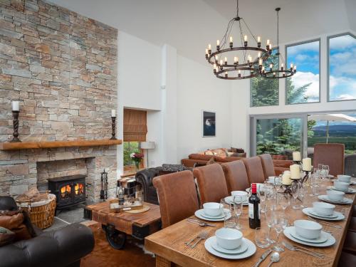 Zona de estar de The Eagle's Nest - large house with hot tub and sauna