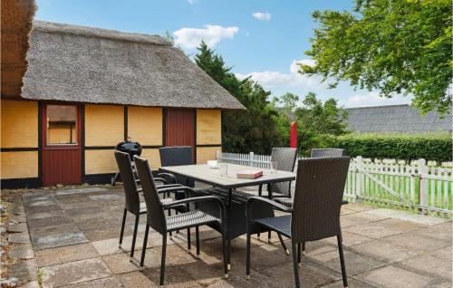 Gallery image of 2 Bedroom Cozy Home In Vesløs in Øsløs