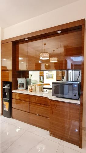 Una cocina o zona de cocina en 3Br Sky House BSD Apartment Brandnew and Cozy