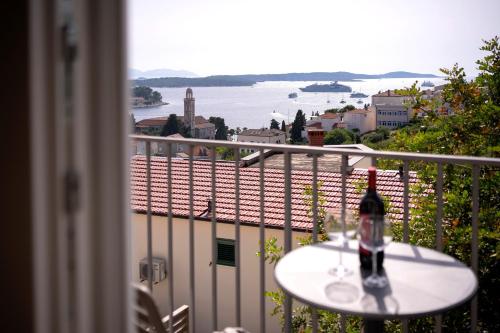 Dino "Magical View" - ZF Hvar
