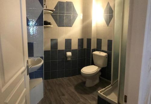 Koupelna v ubytování appart 3 chambres 76m2 centre historique