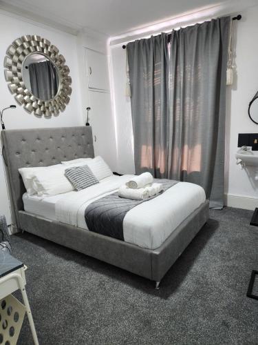 Afbeelding uit fotogalerij van Quantock Lodge Vicarage 2 in Rochester