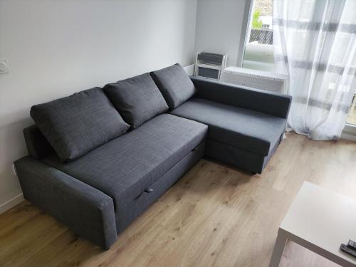 Photo de la galerie de l'établissement Cozy Sunshine Apartment with Balcony 4 persons max, à Ivry-sur-Seine