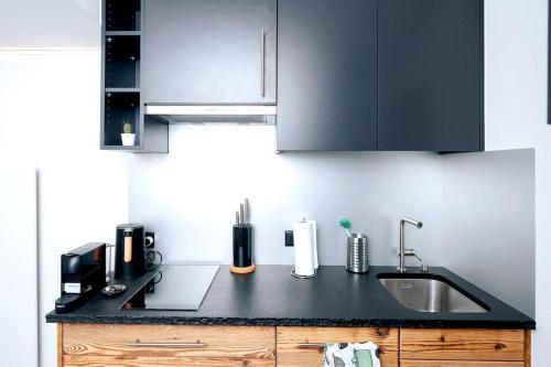 Small but WOW! Studio with pool @ the central lake