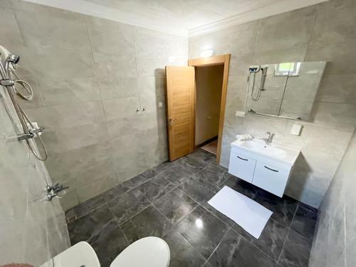 Koupelna v ubytování Doğadaki Büyük Eviniz Suit Apart 2+1