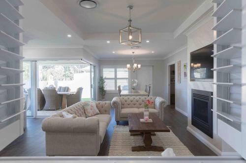 Gallery image of WineCountry Holiday House in Branxton