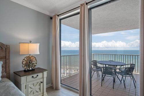 Romar Place 905 condo – Photos 2