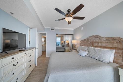 Romar Place 905 condo – Photos 3