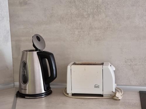 Kemudahan buat kopi dan teh di Fantasy Apartments Saint Constantine and Helena Resort
