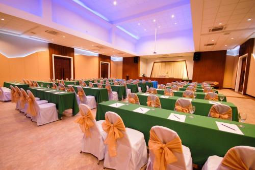 Kawasan bisnes dan/atau bilik persidangan di Phufa Waree Chiangrai Resort - SHA Extra Plus