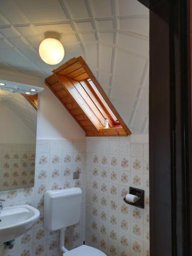 Koupelna v ubytování Ibolya Apartman