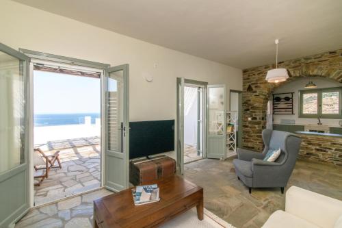 Μια τηλεόραση ή/και κέντρο ψυχαγωγίας στο ReGenesis Villas