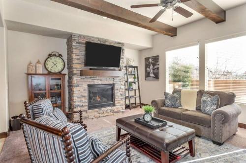 a living room with a couch and a fireplace at Lost Springs-Relax and Enjoy! in Washington