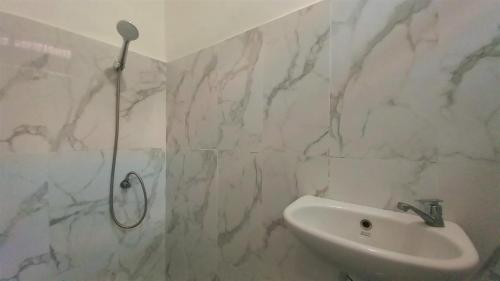 Ένα μπάνιο στο Bajo Hotel