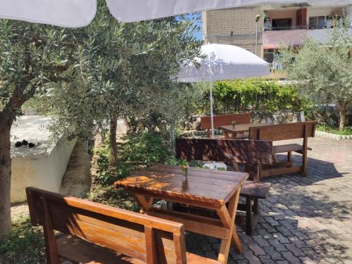 Imagen de la galería de Elvish Garden Boutique B&B, en Berat