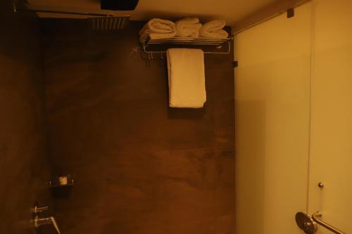 Un baño de Hotel Sai Pritam