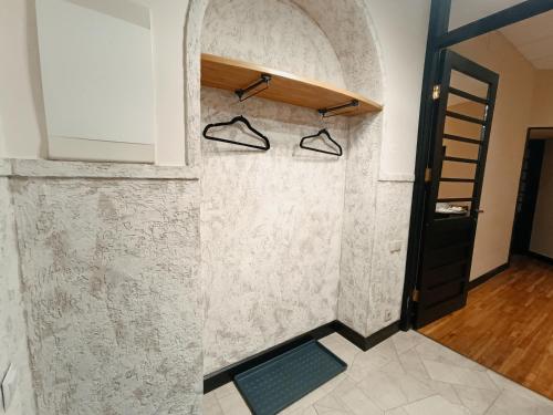 Ảnh trong thư viện ảnh của Riverside Old Town Spacious One Bedroom Apartment few steps from Dome square and Cathedral ở Rīga