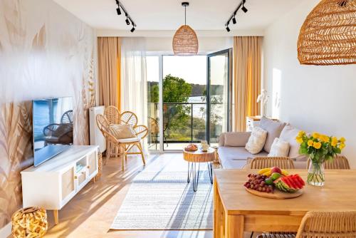 Apartament ODNOWA z widokiem na morze, basen i jacuzzi