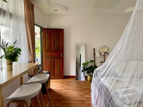 Secret Place Haad Yao Koh Phanganにあるベッド