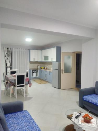 Eleanas Apartament - Image 9