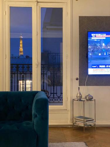 Photo de la galerie de l'établissement Appartement luxe, vue Tour Eiffel AC 5 ou 6 P, à Paris