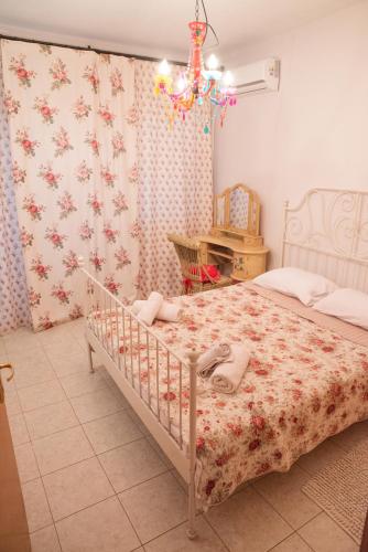 Gallery image of The Early Bird - Cosy 2-Floor House with Garden in Alexandroupoli