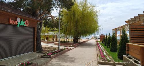 Сад в 3х комнатная квартира в ЦО Радуга Иссык-Куль