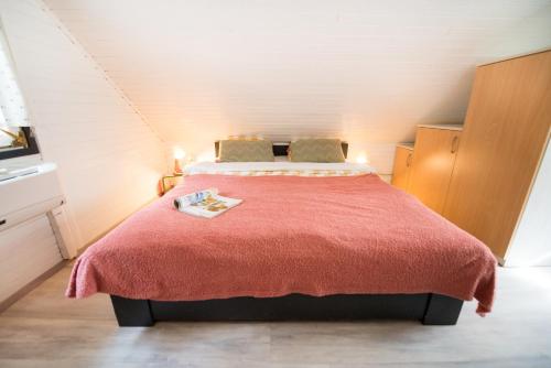 Ein Bett oder Betten in einem Zimmer der Unterkunft Boho House 2 camp Terme Catez with promotional tickets prices