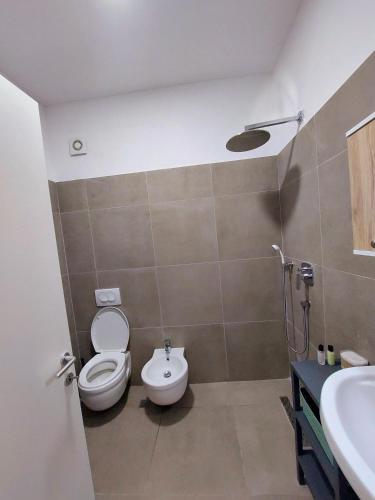Un baño de Gex apartments