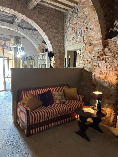 Χώρος καθιστικού στο BORGO DI BEPPE E GLORIA SUITE