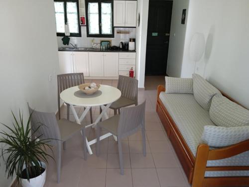 Phoeve Apt-Lovely 1-BR rental near the beach