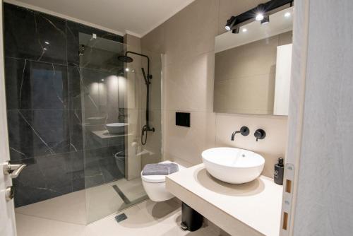 Koupelna v ubytování Ennea Suites-Light suite