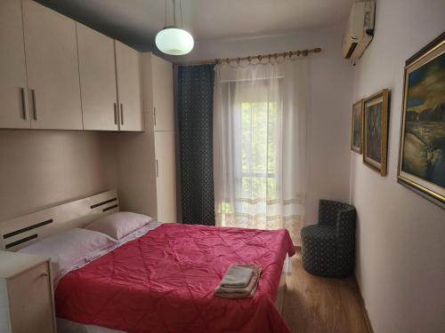 Lova arba lovos apgyvendinimo įstaigoje Tirana Apartament