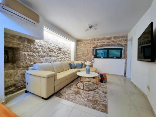 Televiisor ja/või meelelahutuskeskus majutusasutuses Villa Elena