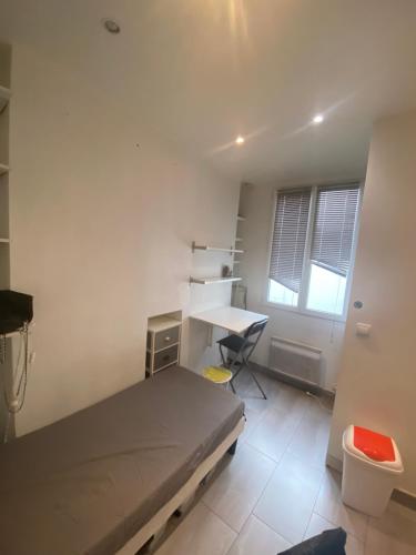 Small studio near Eiffel Tower