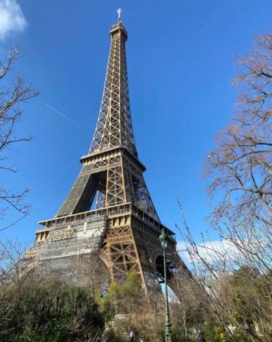 Small studio near Eiffel Tower