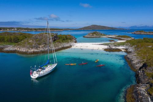 Liveaboard sailing tour in Harstad islands